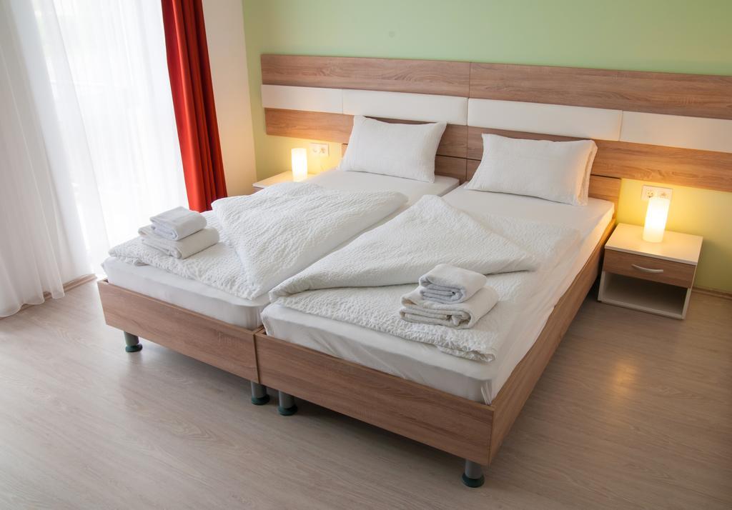 Hotel Pallone Balatonfüred Pokoj fotografie