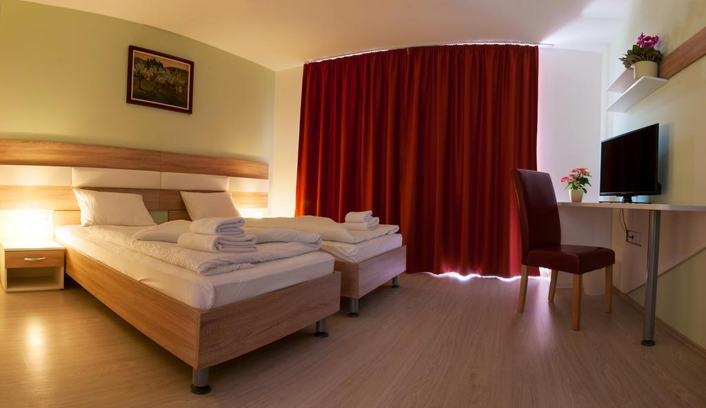 Hotel Pallone Balatonfüred Pokoj fotografie